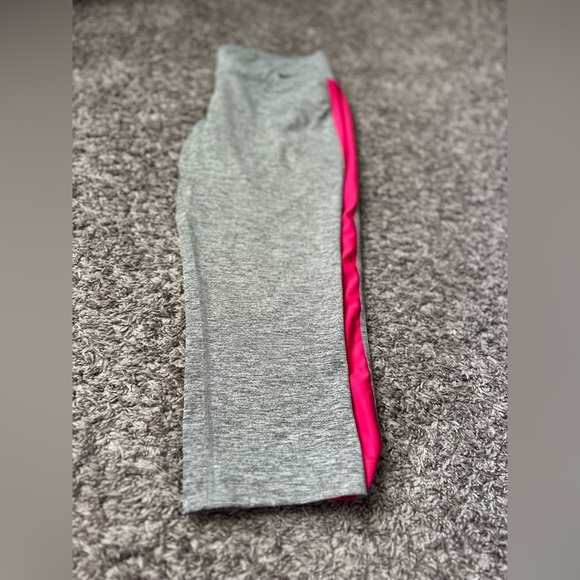 Women’s NIKE Dri-Fit Cropped Pants Gray Heathered Stretch Waist Pull On Size L - Picture 3 of 8